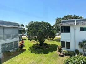 3280 Lake Osborne Dr, Unit 207 in Lake Worth Beach, FL - Building Photo