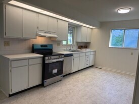 1241 Main Ave, Unit Home in Nitro, WV - Building Photo