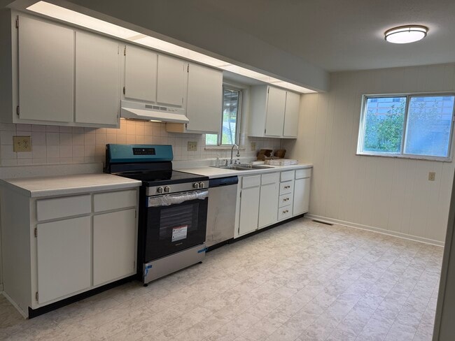 1241 Main Ave, Unit Home, Unit Home