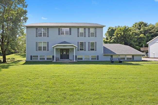 property at 2105 N Keebler Ave