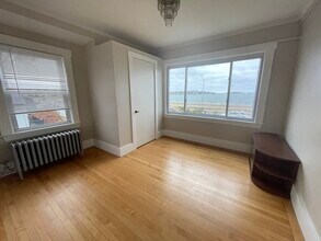 593 Quincy Shore Dr in Quincy, MA - Building Photo - Building Photo