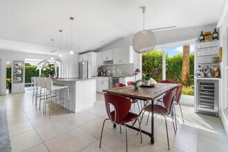 2320 Las Casitas Dr in Wellington, FL - Building Photo - Building Photo