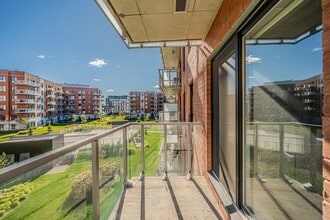 205 Blvd. Marcel-Laurin in St. Laurent, QC - Building Photo - Building Photo