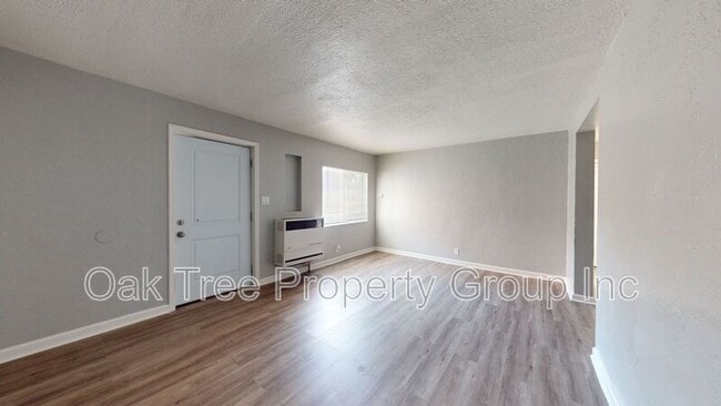 6621 Bancroft Ave in Oakland, CA - Building Photo - Building Photo