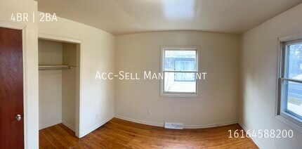 530 Hall St SE in Grand Rapids, MI - Building Photo - Building Photo