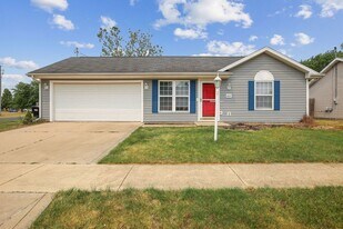 805 S Sunny Ln in Urbana, IL - Building Photo