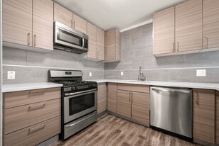 Lafayette Place in Los Angeles, CA - Building Photo