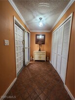 925 Palm View Dr in Naples, FL - Building Photo