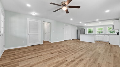 3917 Dallas Acworth Hwy NW in Acworth, GA - Foto de edificio - Building Photo