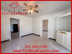 556 Cedar Ave in Mobile, AL - Building Photo - Building Photo