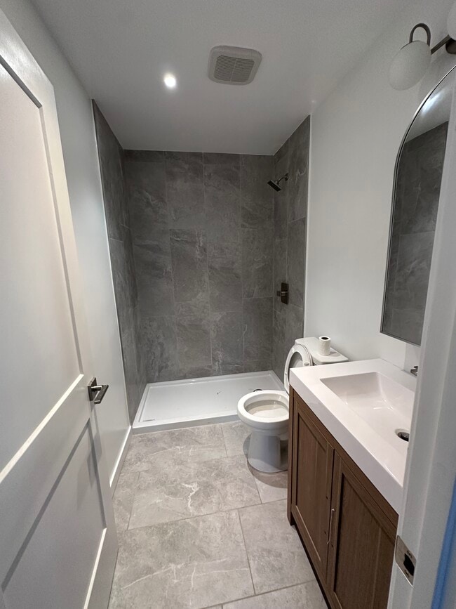 1754 W 37th Dr in Los Angeles, CA - Building Photo - Building Photo