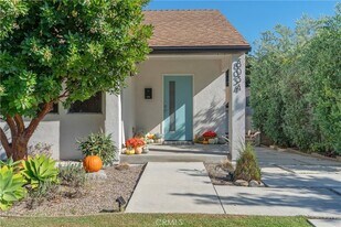 8034 Airlane Ave in Los Angeles, CA - Building Photo