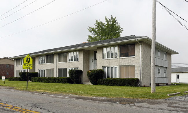 2420 Eastgate Rd in Toledo, OH - Foto de edificio - Building Photo