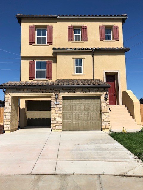 property at 4362 Strathmore Pl