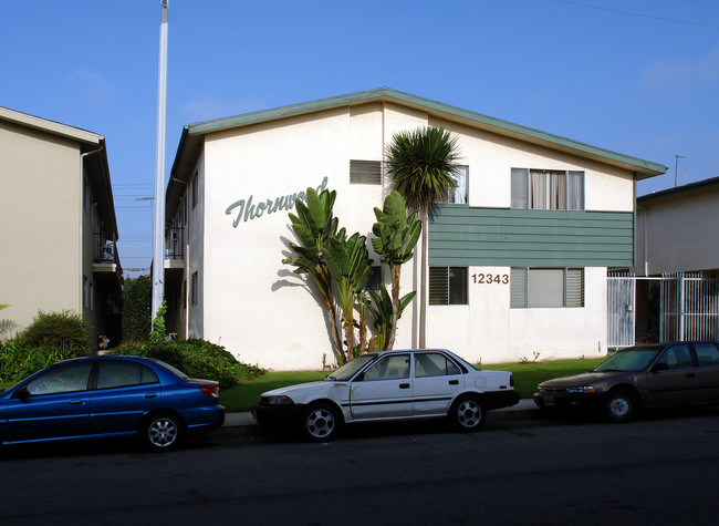 12343 Gale Ave in Hawthorne, CA - Foto de edificio - Building Photo