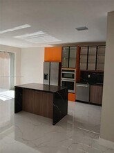 1065 River Birch St in Hollywood, FL - Building Photo - Building Photo