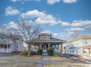 721 Center St in Wallingford, CT - Building Photo - Building Photo