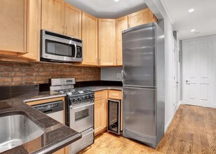 277 E 10th St in New York, NY - Building Photo - Building Photo