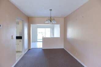 4513 NW 44th St in Tamarac, FL - Building Photo - Building Photo