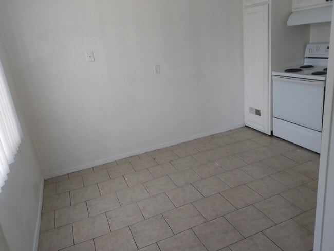 3720 E Clay Ave, Unit D in Fresno, CA - Building Photo - Building Photo