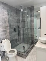 5646 Woodman Ave in Van Nuys, CA - Building Photo