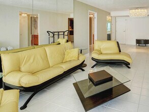 3460 S Ocean Blvd in Palm Beach, FL - Building Photo - Building Photo