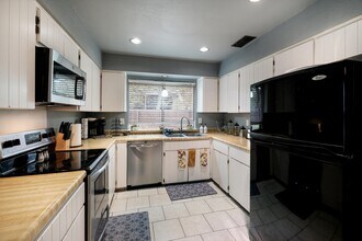 2607 Lone Summit St in San Antonio, TX - Building Photo - Building Photo