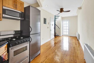 343 E 5th St in New York, NY - Building Photo - Building Photo