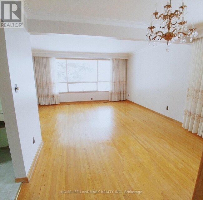 199 Pemberton Ave in Toronto, ON - Building Photo - Building Photo