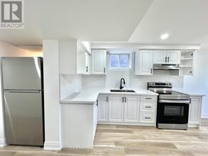 3271 Turnstone Blvd in Pickering, ON - Building Photo - Building Photo