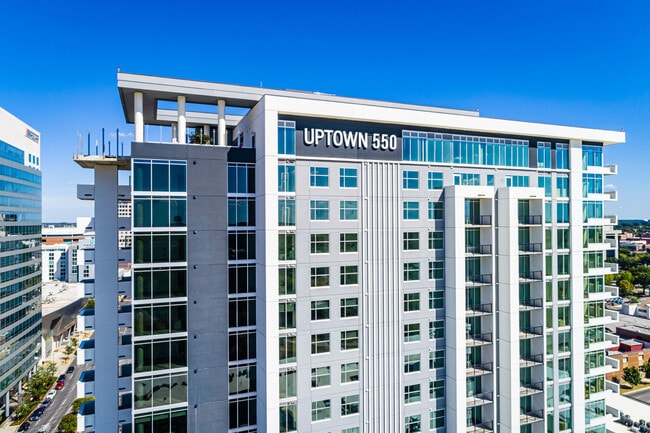 Uptown 550 in Charlotte, NC - Foto de edificio - Building Photo