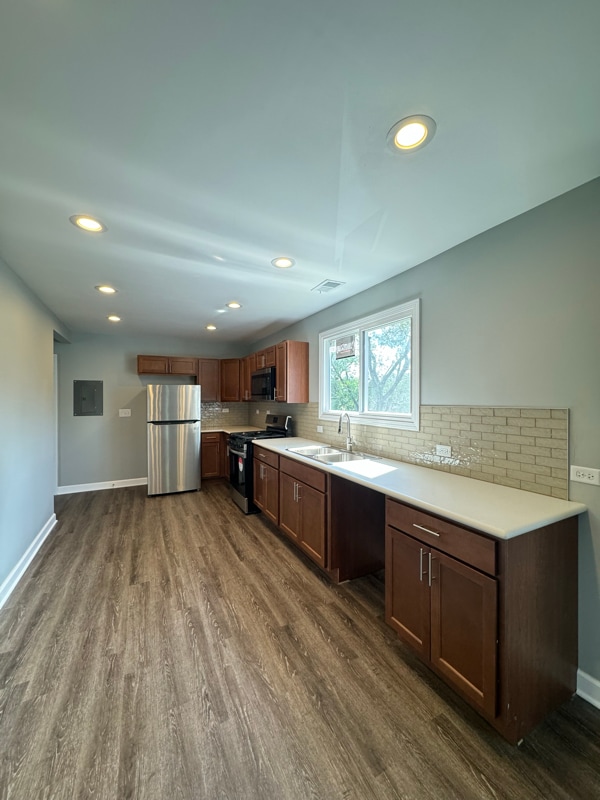 7141 S Damen Ave, Unit Unit 2 in Chicago, IL - Building Photo - Building Photo