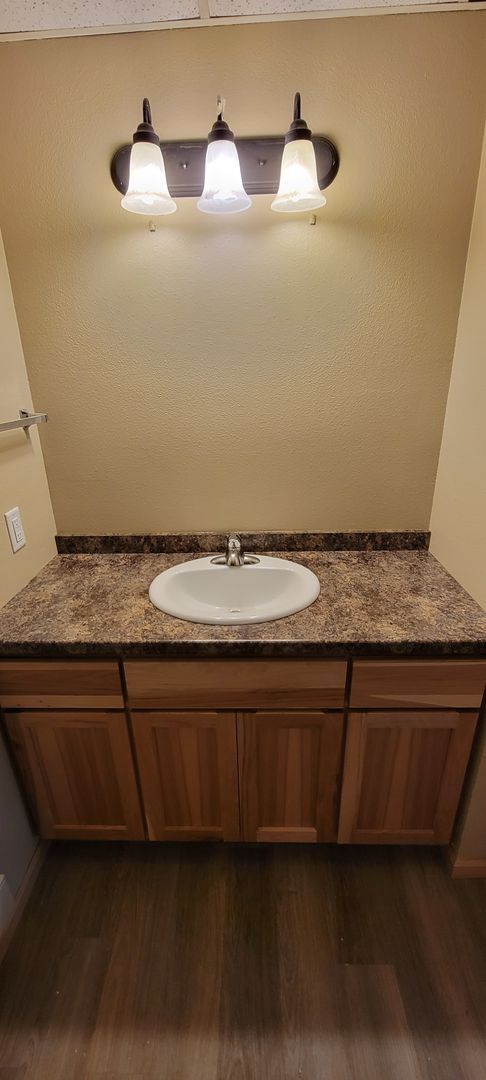 2107 Olive St-Unit -2109 1/2 Olive St in Cedar Falls, IA - Foto de edificio - Building Photo