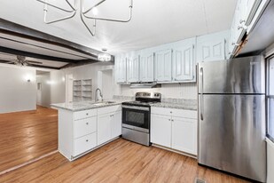 3831 King Dr in Douglasville, GA - Building Photo