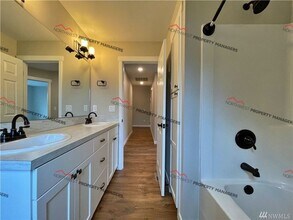 57 Tyce Ln in Mossyrock, WA - Foto de edificio - Building Photo