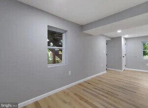 212 Fourth Ave, Unit 212 AptB in Lansdowne, MD - Foto de edificio - Building Photo