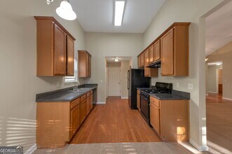 4750 Buckeye Pl in Atlanta, GA - Building Photo - Building Photo