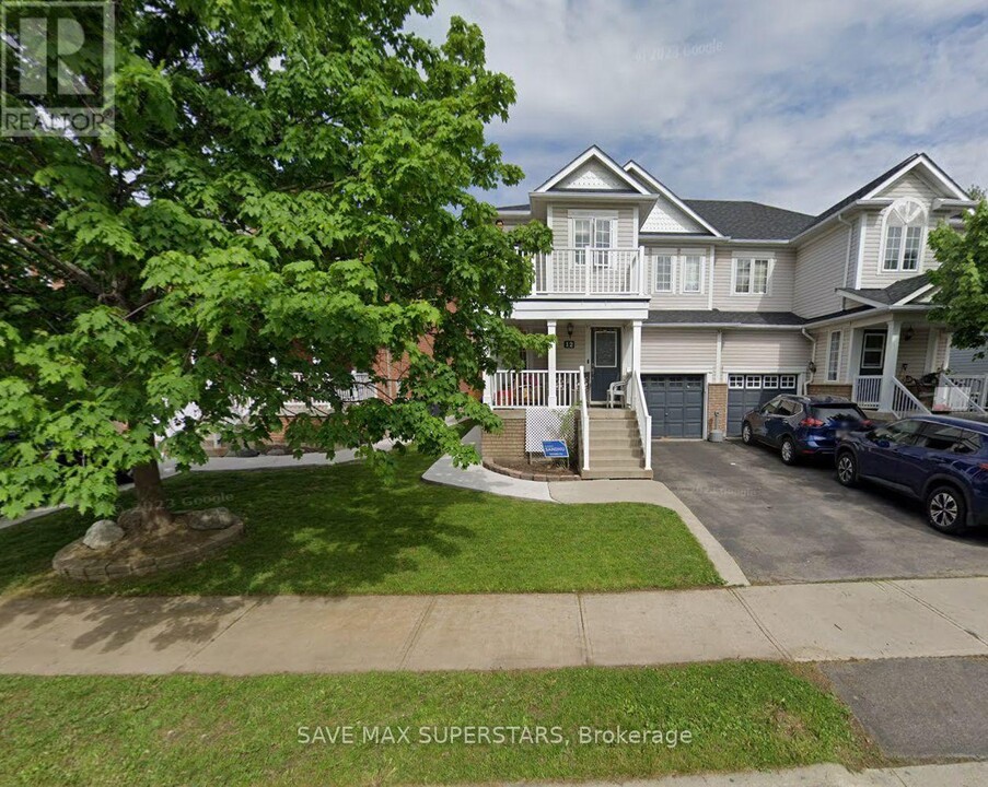 12 Stable Gate in Brampton, ON - Building Photo