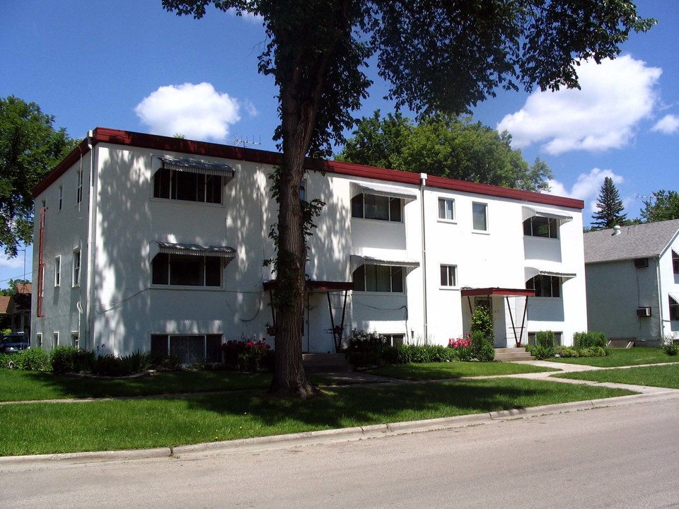 1015-1017 10th Ave N in Fargo, ND - Building Photo