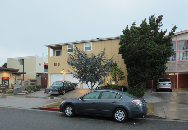 813 9th St in Santa Monica, CA - Foto de edificio - Building Photo