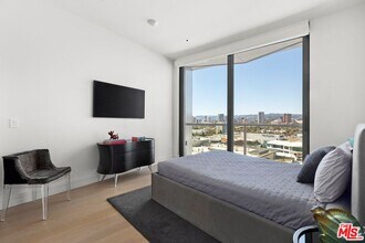 211 Elm Ct in Los Angeles, CA - Foto de edificio - Building Photo