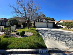 2241 Lucerne Dr in Henderson, NV - Building Photo - Building Photo