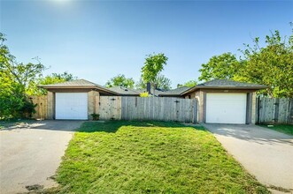 6727 Crestmont Ct in Fort Worth, TX - Building Photo - Building Photo