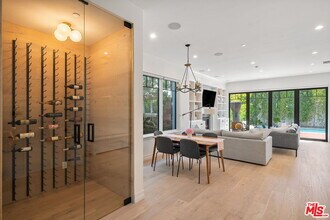1086 Marco Pl in Los Angeles, CA - Building Photo - Building Photo