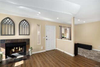 31909 Cam Del Cielo, Unit 11 in Bonsall, CA - Foto de edificio - Building Photo