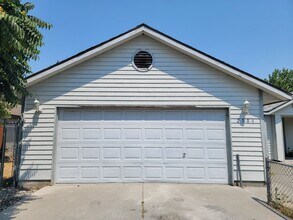 2504 W Klamath Ave in Kennewick, WA - Building Photo - Building Photo