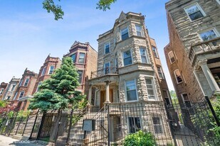1435 N Washtenaw Ave, Unit 2 in Chicago, IL - Building Photo