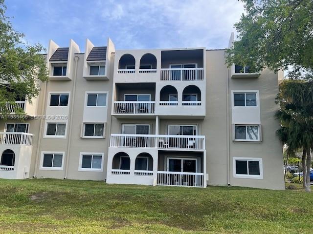 7800 Camino Real in Miami, FL - Building Photo - Building Photo