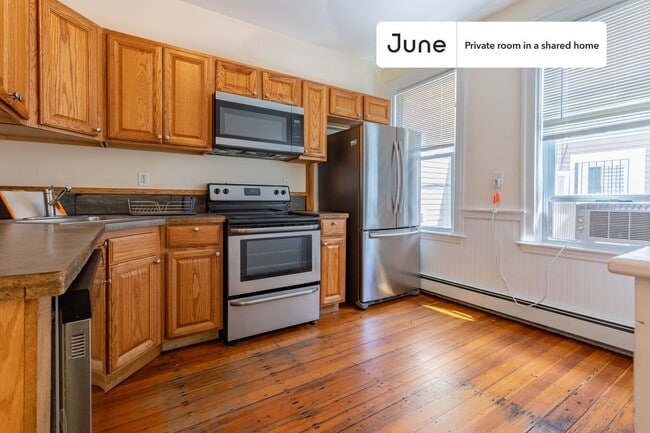 Room in Shared 4 bed/1.5 bath home, Unit B in Boston, MA - Foto de edificio - Building Photo