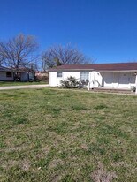 204-206 Dewald St in Copperas Cove, TX - Building Photo